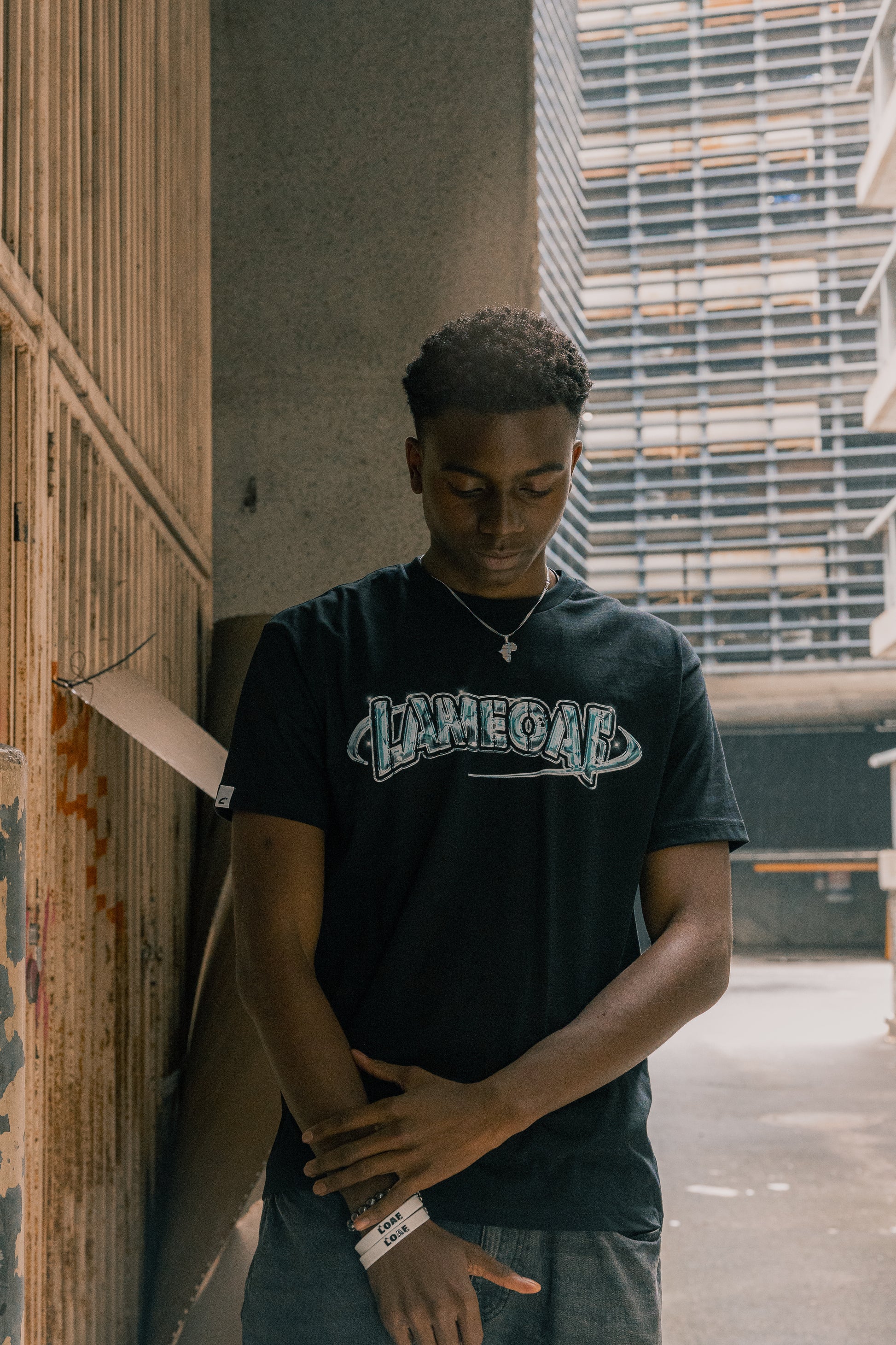 LAMEOAF's Screenprinted neat fit, organic cotton heavy garment, suitable for all types, especially streetwear.